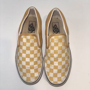 Vans Off The Wall, Women Slip On Yellow and white Checkerboard Sneaker!